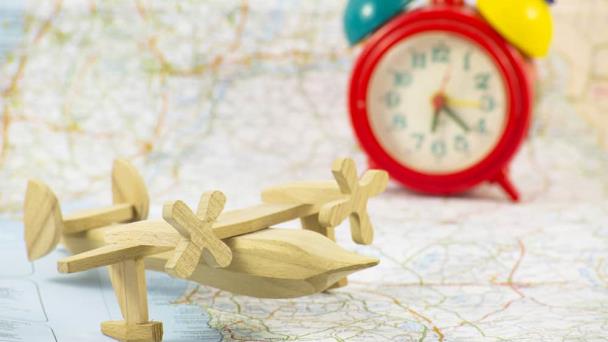 Más allá del jet lag: ¿cómo afecta a nuestro organismo viajar en avión?