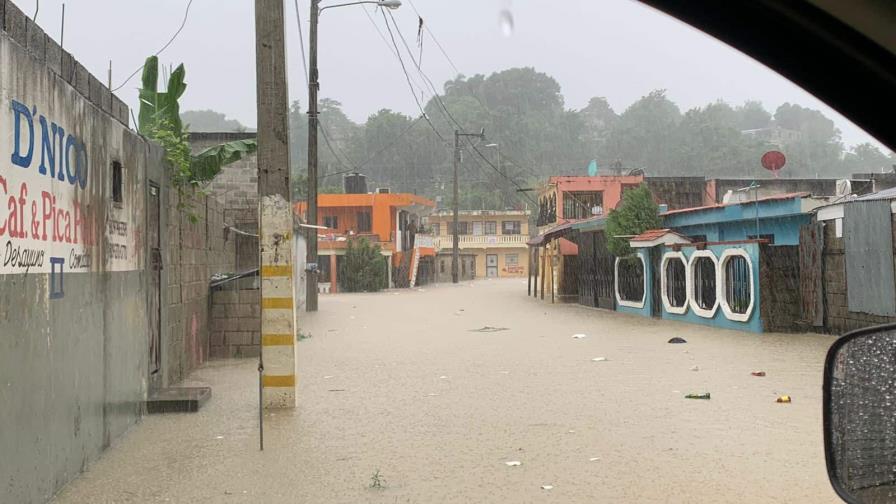 Barrios de Manoguayabo inundados por tormenta Franklin y con pobre apoyo de autoridades