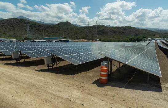 El sector de las renovables sufre un nuevo rev&eacute;s pese a su mayor despliegue mundial