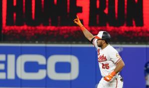 Santander logra 2 jonrones y Orioles arrollan a Azulejos