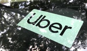 Uber de California eleva edad mínima de conductores a 25 años