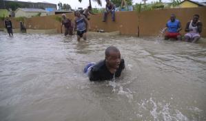 Consecuencias de salud que pueden tener los que se bañaron y “gozaron” las inundaciones de la tormenta