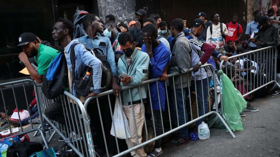 Nueva York recibió a 3,100 inmigrantes en una semana, los albergues se llenan rápidamente
