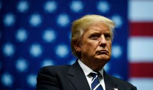 Trump reemplaza a sus abogados en el caso de Georgia horas antes de entregarse