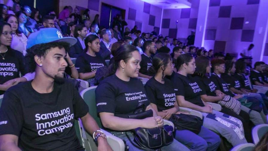 Más de 130 jóvenes dominicanos culminaron con éxito su formación en el Samsung Innovation Campus 2023