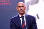 Luis Rubiales no dimite a su puesto de presidente de la Real Federación Española de Fútbol Luis Rubiales no dimite a su puesto de presidente de la Real Federación Española de Fútbol