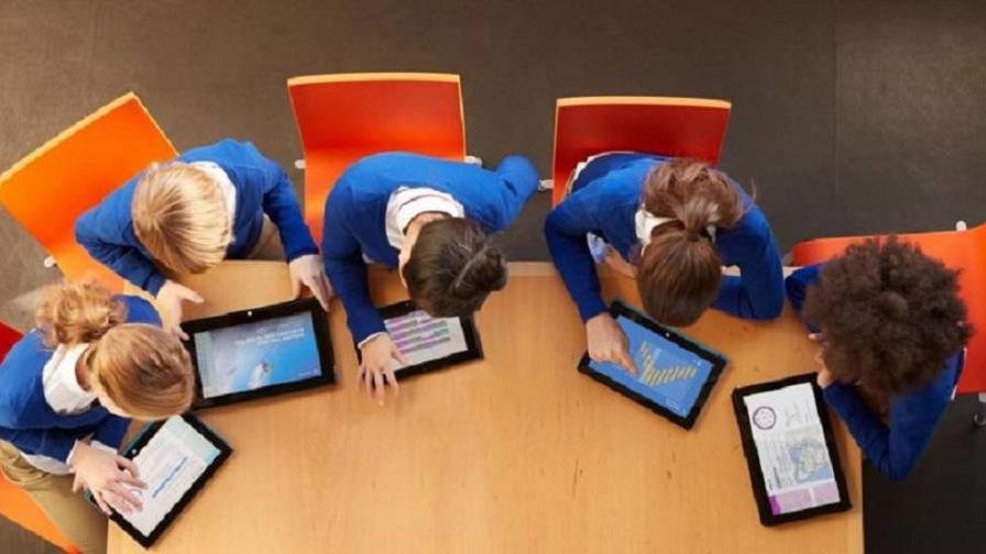 El debate sobre pantallas en las escuelas: de la prohibición a la educación