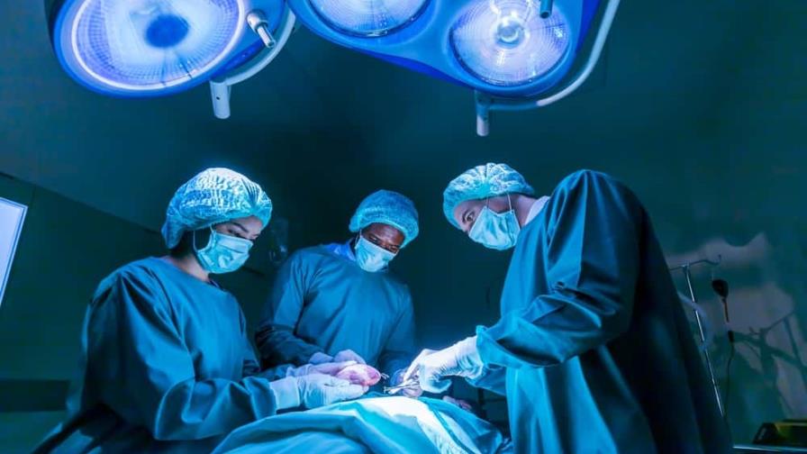Una mujer dona el útero a su hermana, el primer trasplante de este tipo en Reino Unido