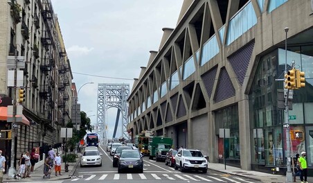 Ni&ntilde;o de cinco a&ntilde;os abre la puerta a la polic&iacute;a y agentes encuentran a su madre muerta en Washington Heights