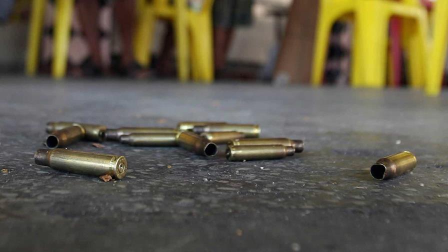 Policías ultiman a un hombre durante supuesto intercambio de disparos en Higüey Policías ultiman a un hombre durante supuesto intercambio de disparos en Higüey