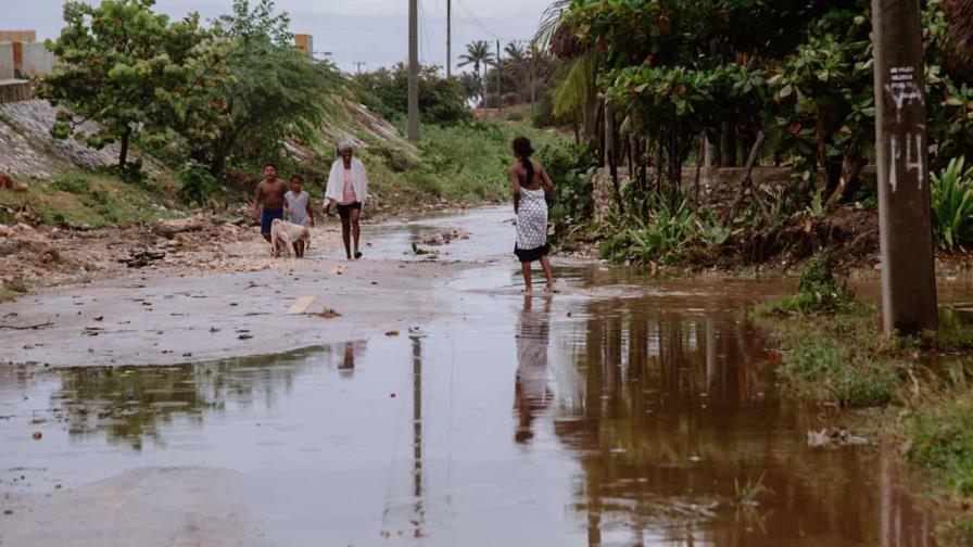 Mantienen 10 provincias en alerta amarilla y 22 en verde ante lluvias dejadas por tormenta Franklin