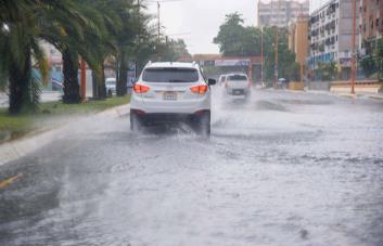 Aguaceros continuarán hasta el fin de semana por efectos de vaguada