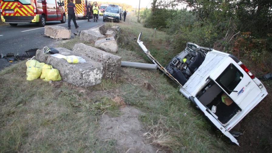 Trágico accidente en Francia dejó un niño muerto y cuatro heridos en colisión de minibús escolar