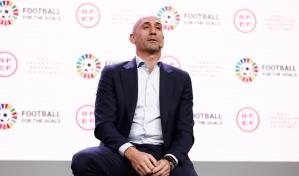 La Comisión Disciplinaria de FIFA suspende con carácter provisional a Rubiales