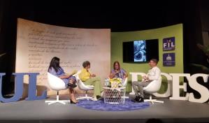 Dulce Elvira de los Santos presenta su libro "Es silencio tu recuerdo" en la Feria del Libro