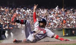 Riley mantiene encendidos a Bravos con su 30mo jonrón, en triunfo sobre Gigantes