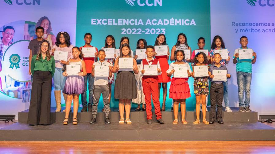 Centro Cuesta Nacional reconoce la excelencia académica  de los hijos de sus colaboradores