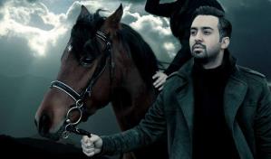 Denuncian a un músico iraní por una canción que llama a las mujeres a quitarse el velo