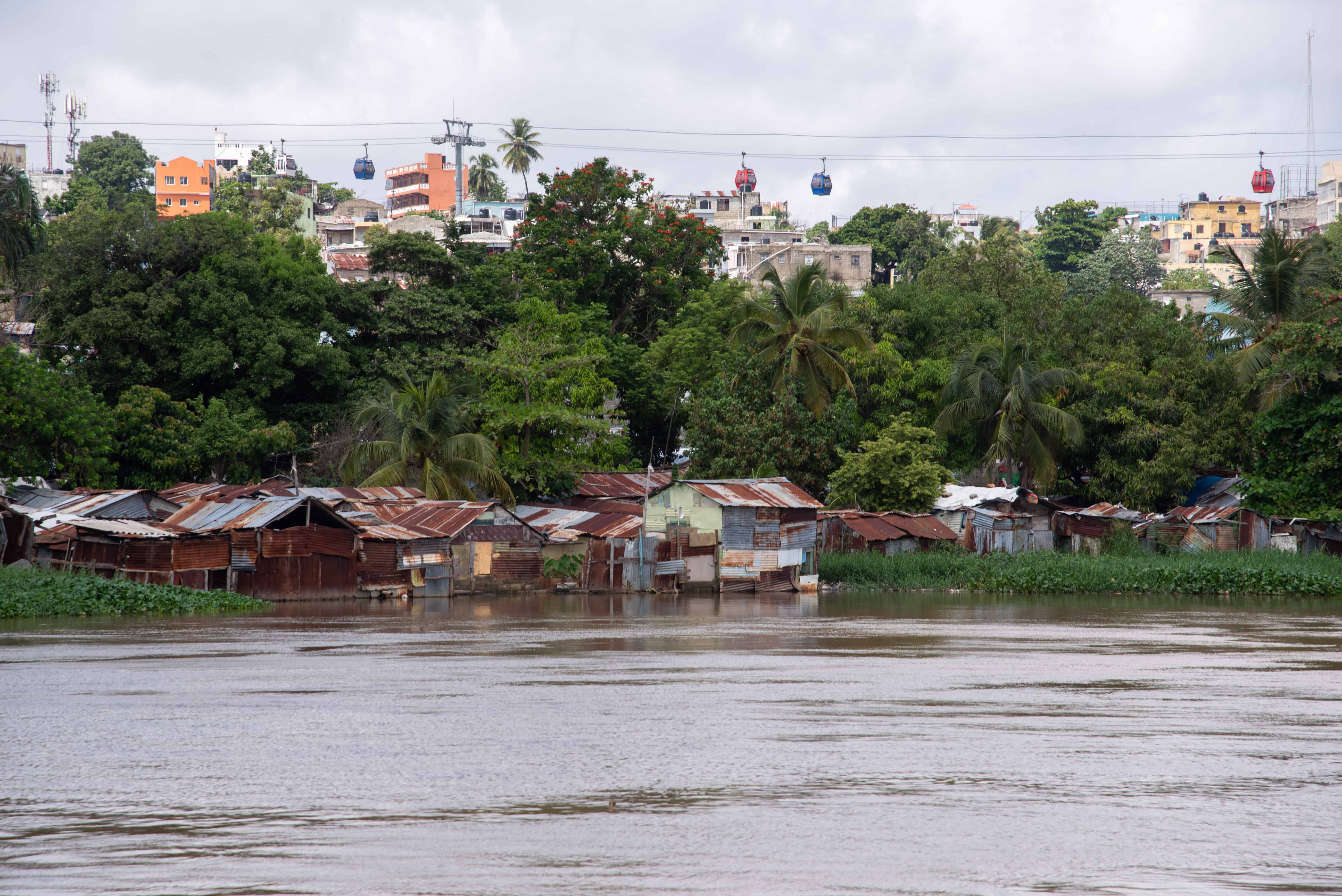 Río Ozama desbordado