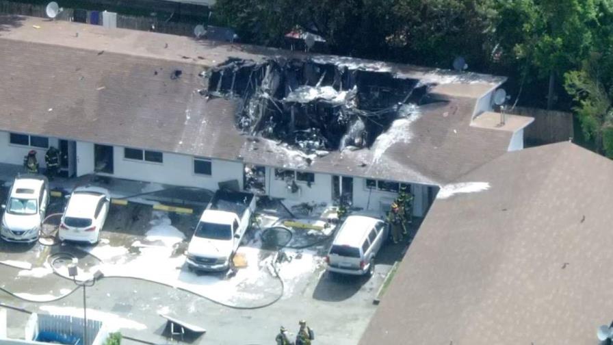 Dos muertos y cuatro hospitalizados por caída de helicóptero sobre un edificio en Florida
