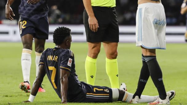Vinicius sufre lesión en bíceps femoral, no estaría para el inicio de eliminatorias con Brasil