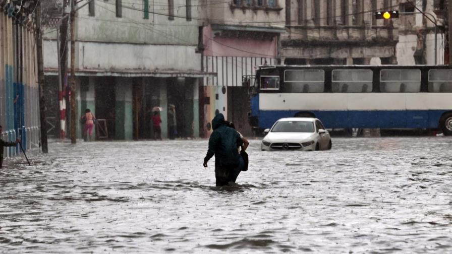 Cuba recibe ya las intensas lluvias asociadas a la tormenta tropical Idalia