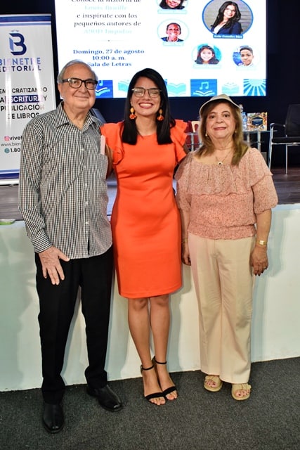 Luis Sánchez Noble, Keila González Báez y Mildred Josefina Bergés de Sánchez Noble.