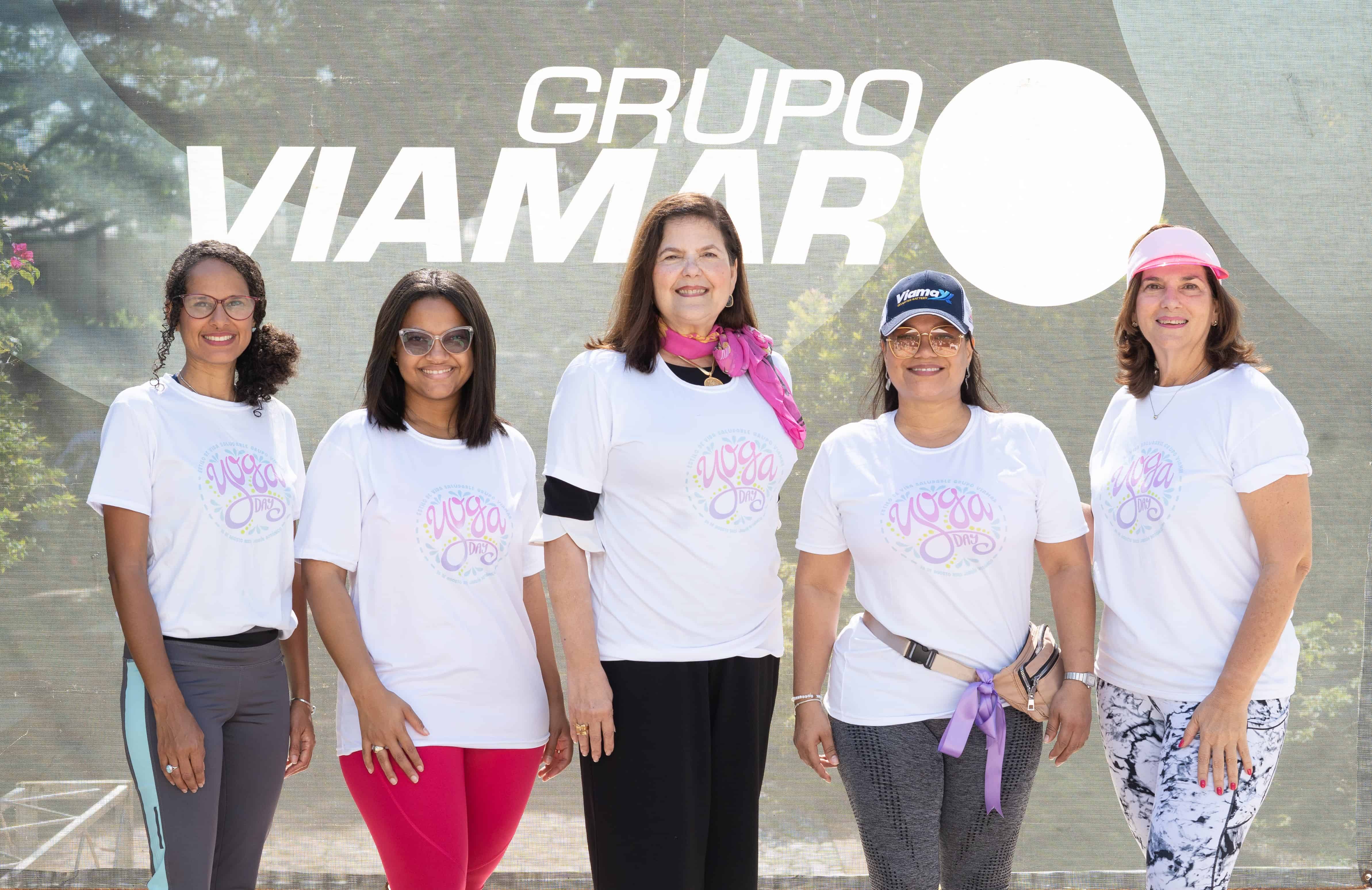 Felivia Mejia, Danielis Fermín, Sonia Villanueva de Brouwer, Sarah Hernández y Sarah Villanueva de Read.