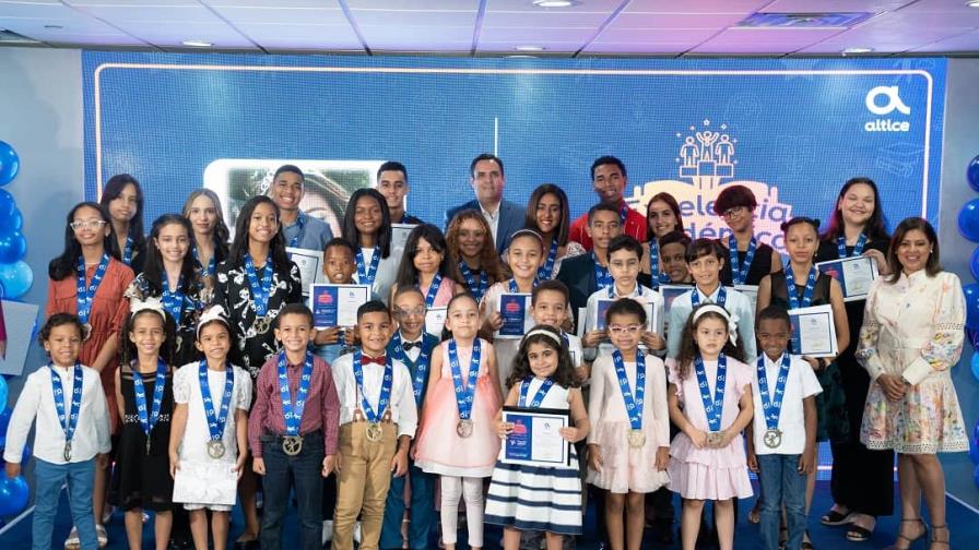 Altice reconoce y premia la excelencia académica de los hijos de sus empleados