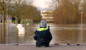 La ONU establece por primera vez la obligación de proteger a los niños de daños climáticos