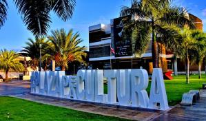 Lo que ofrece la Feria del Libro este lunes