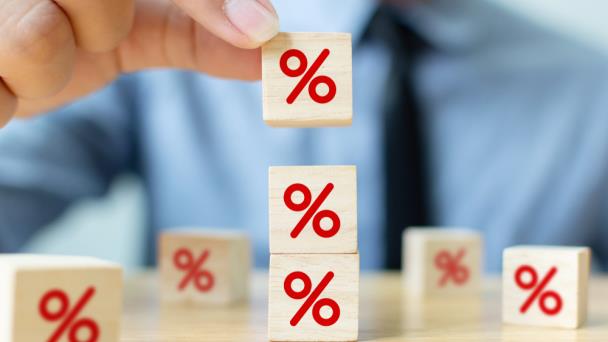 Se ralentiza disminución de las tasas de interés en el sector financiero