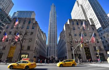 Atracan a reportero de TV frente a su trabajo en Rockefeller Center, Nueva York