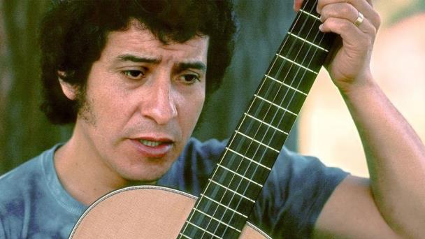 Justicia chilena condena a siete militares en retiro por asesinato de Víctor Jara durante dictadura de Pinochet