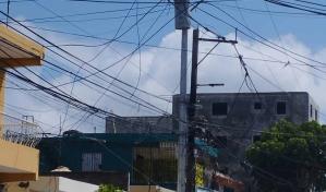 Vecinos denuncian avería eléctrica de una semana en calle Diego Velásquez de Capotillo