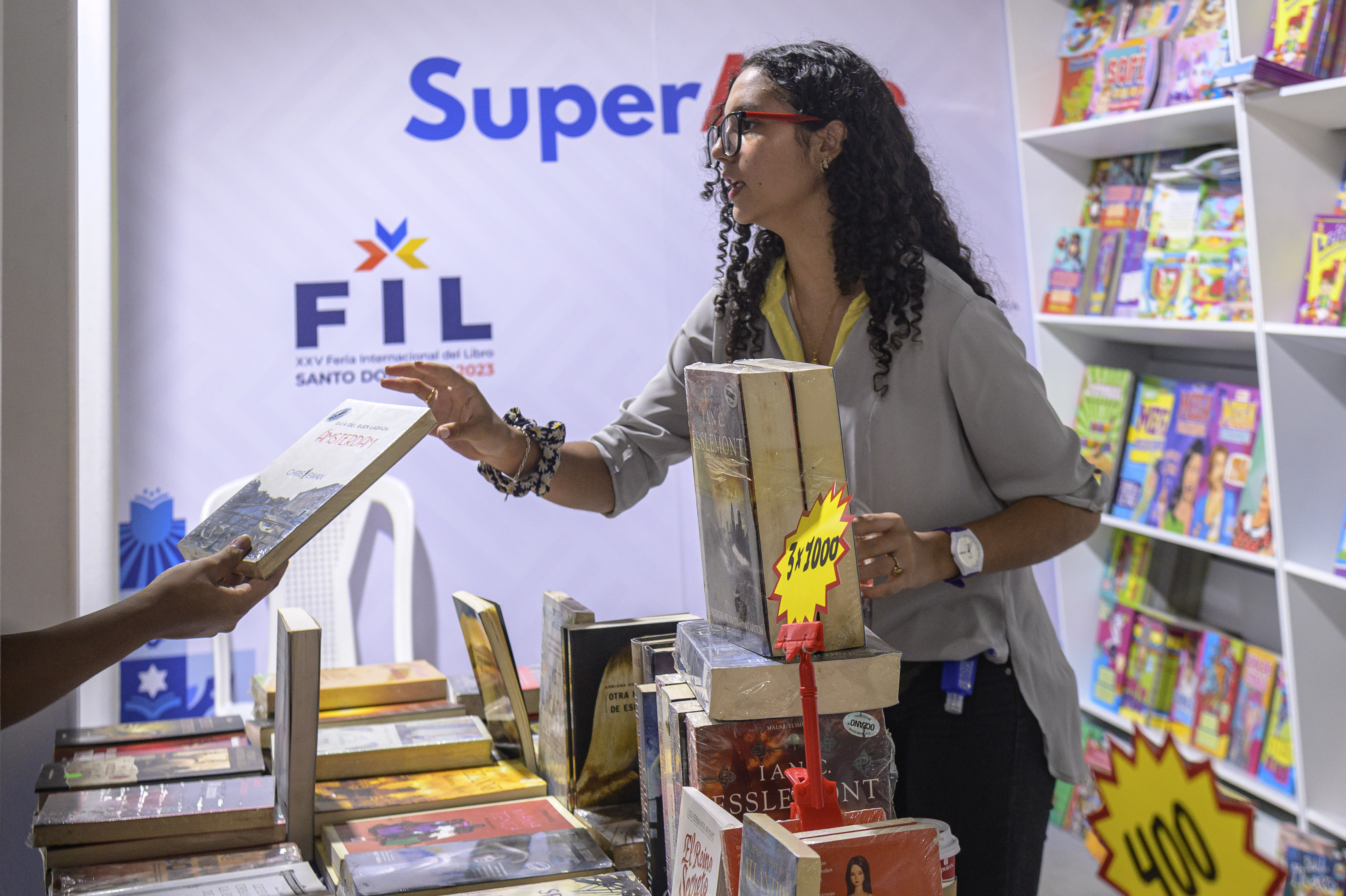 Sara Hernández, de la Librería Super Arte.