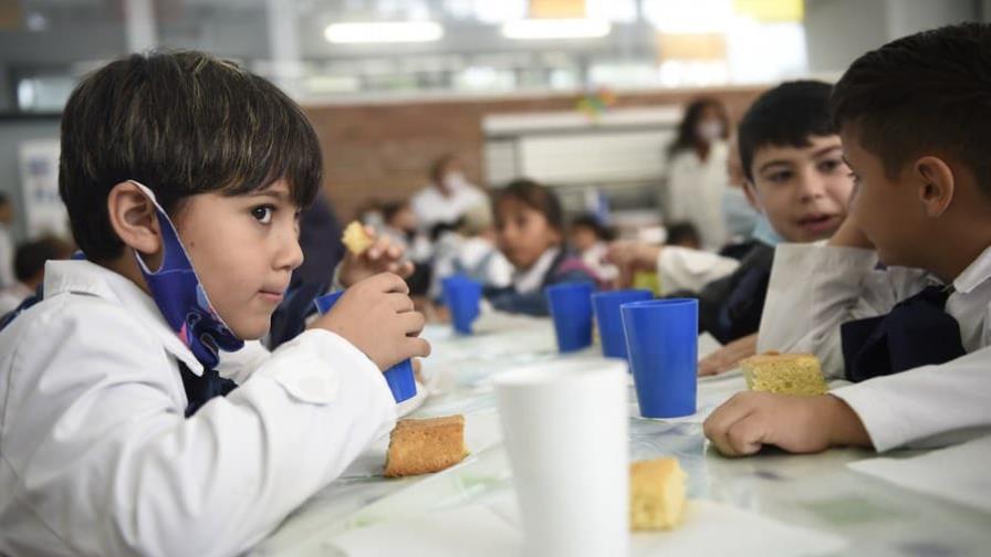 El efecto de la pandemia aún afecta la alimentación escolar en América Latina y el Caribe