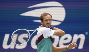 Medvedev pide atención en el US Open. Jabeur sobrevive ardua batalla ante Osorio