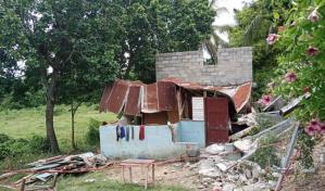Bombera de San Cristóbal  espera ayuda para reconstruir su casa