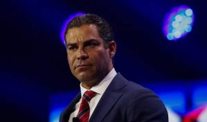 El alcalde de Miami retira su candidatura a las primarias republicanas