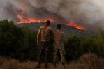 Un gran incendio sigue activo en el noreste de Grecia por 11mo día