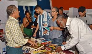 Más de 32,000 personas visitaron la Feria del Libro en su primer fin de semana