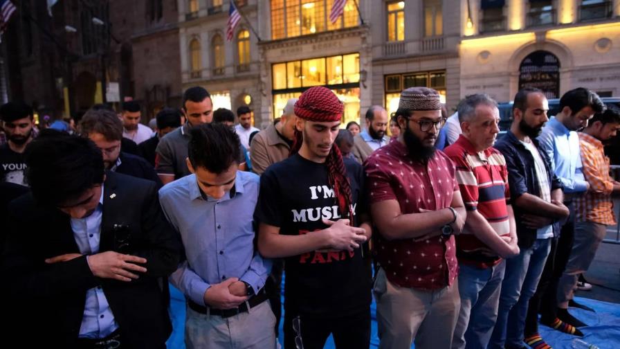 Nueva York permitirá a mezquitas llamar a la oración con altavoces los viernes de ramadán