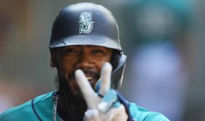 Teoscar Hernández aprovecha el calor del verano para mejorar su producción ofensiva 