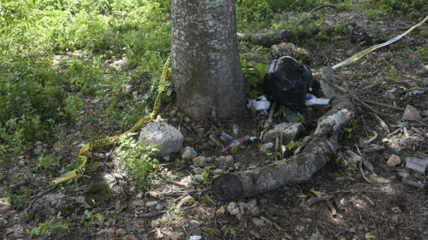 Hallan cadáver de un primer teniente atado de pies y manos en Ciudad Juan Bosch