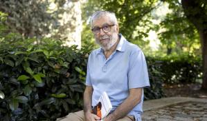 El escritor espa&ntilde;ol Mu&ntilde;oz Molina muestra en su nueva novela como el tiempo agranda la belleza