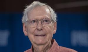 El senador republicano Mitch McConnell sufre otro caso de parálisis breve ante la prensa