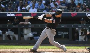 Con jonrón de Calhoun de 3 carreras en la 10ma, Guardianes vencen a Mellizos 5-2