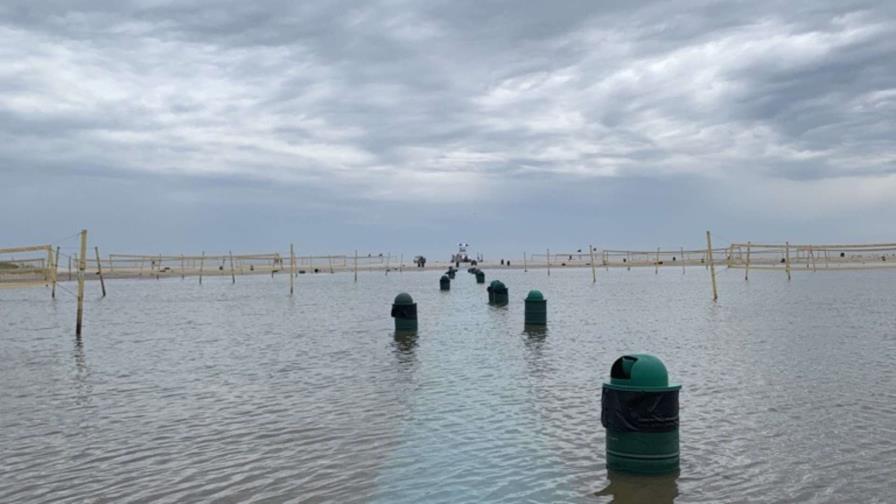 Cierran playas de Long Island debido a las corrientes de resaca provocadas por el huracán Franklin