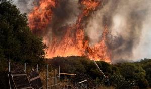 El mayor incendio en la historia de la UE sigue activo por 12mo día en Grecia